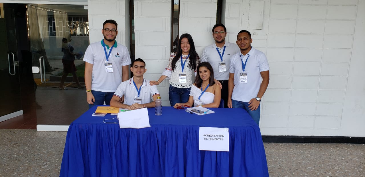 Semillero de investigación PSICUS, quienes participaron en la organización del encuentro. 